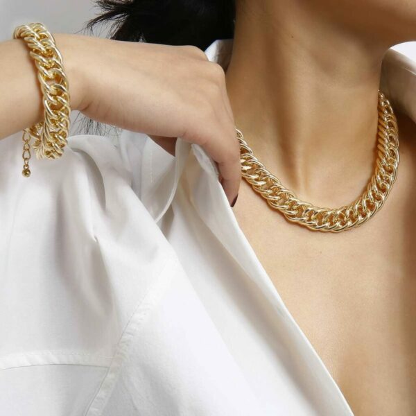 Trendy Necklace & Bracelet Set