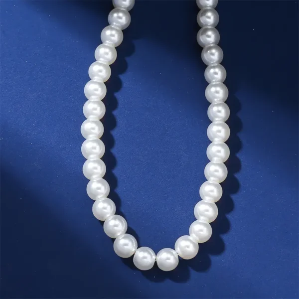 Elegant Solid Color Imitation Pearl Necklace